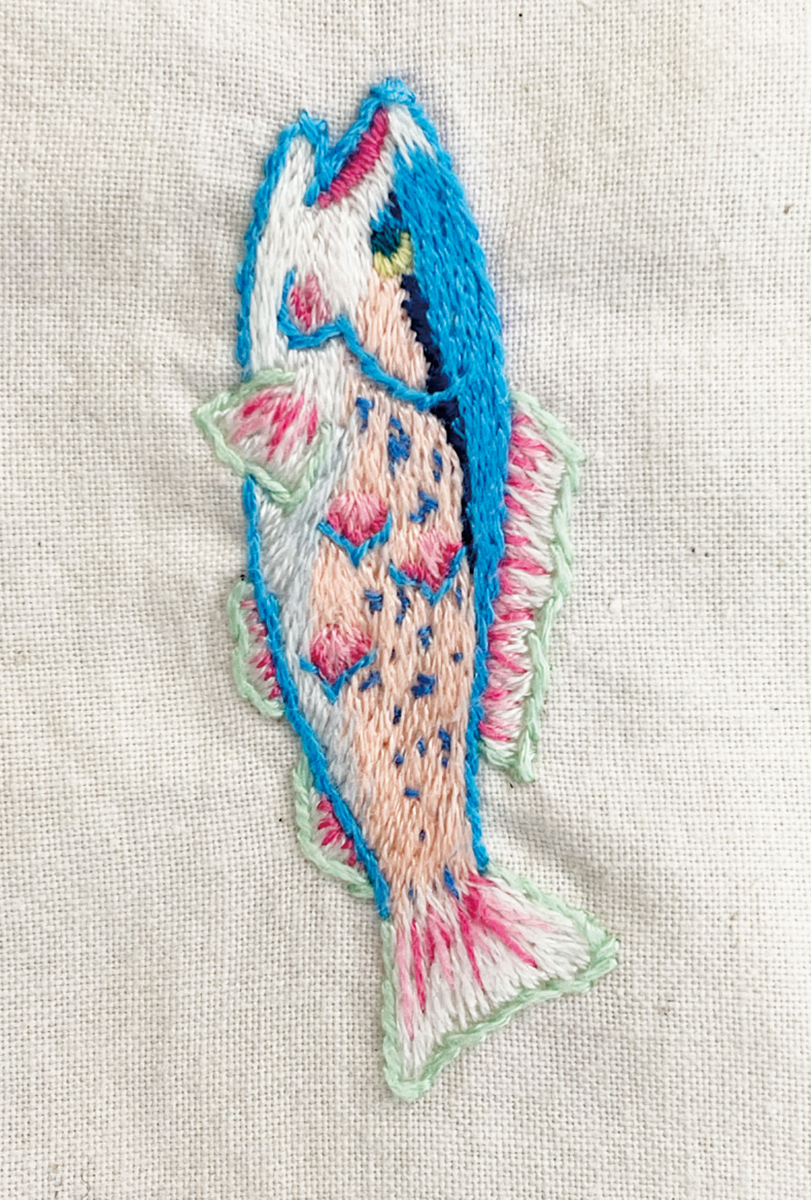 魚の刺繍 2